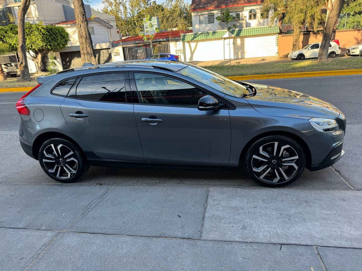 Volvo V40 2017 
