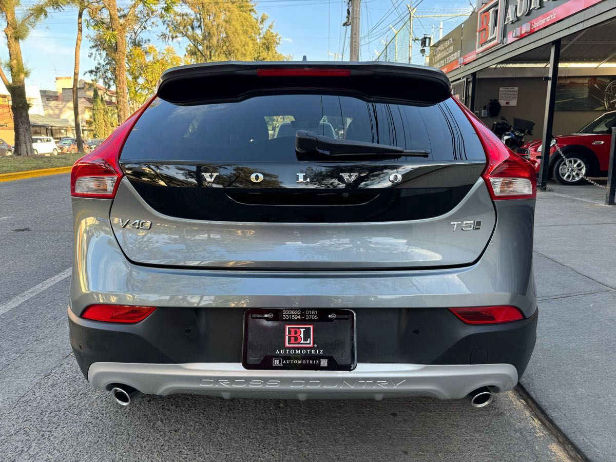 Volvo V40 2017 