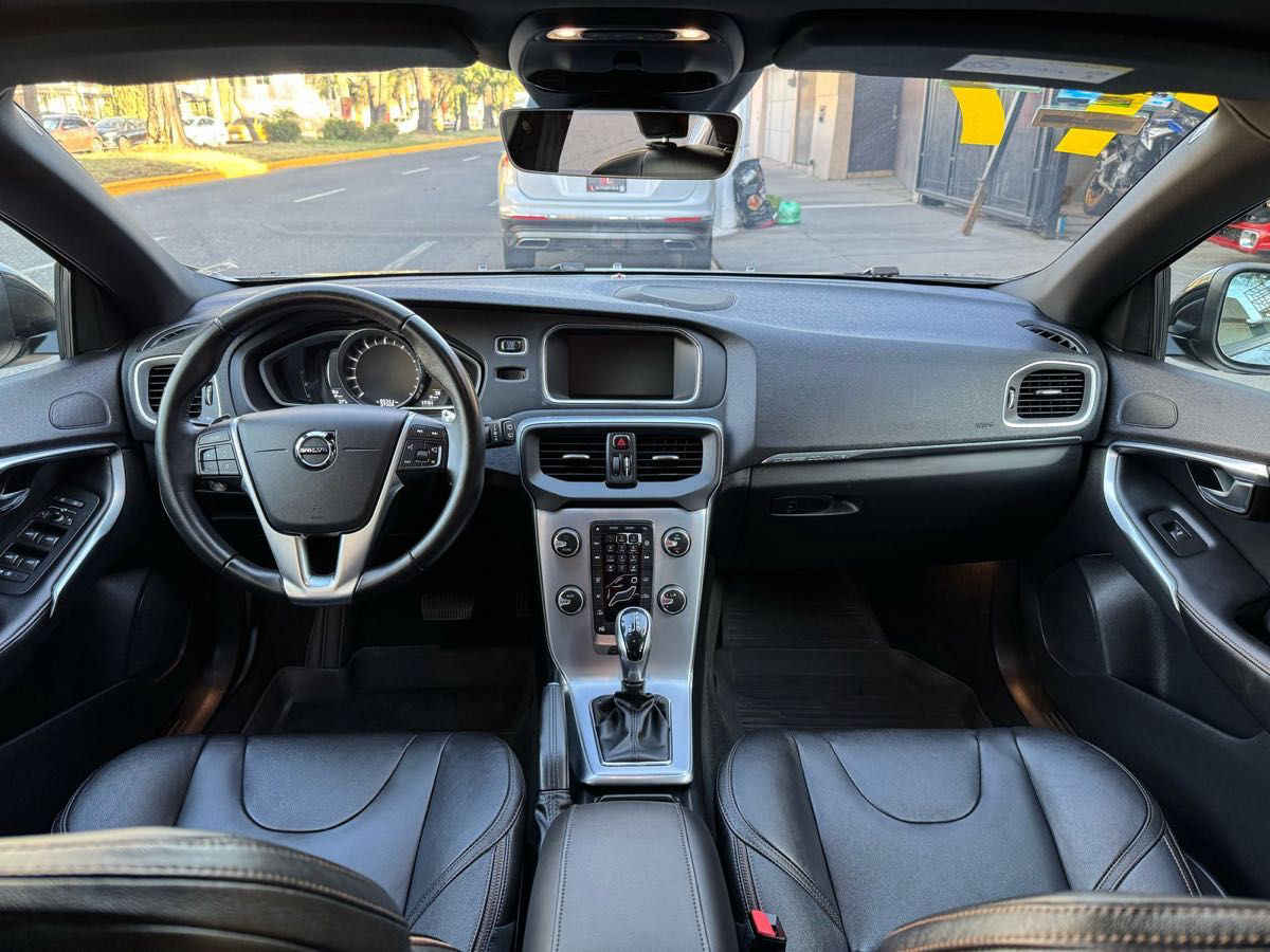 Volvo V40 2017 