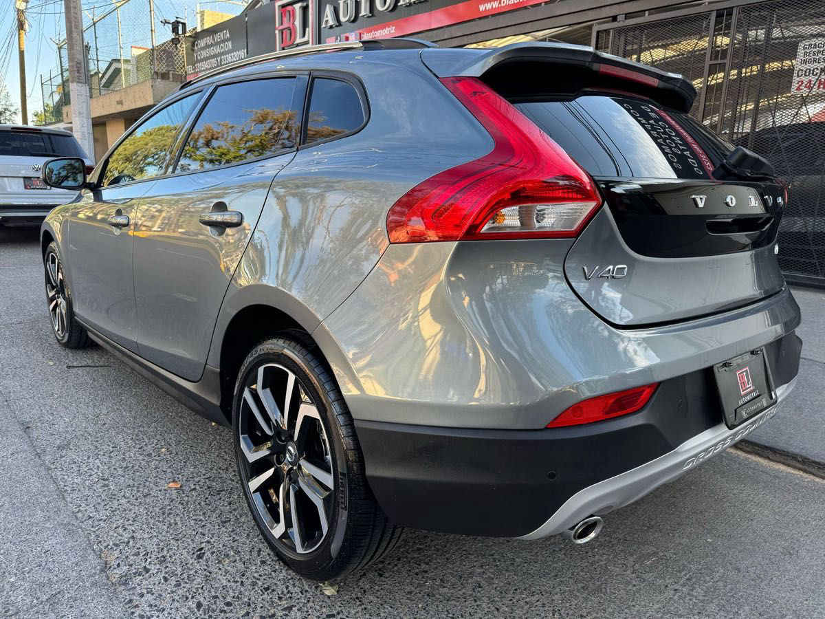 Volvo V40 2017 