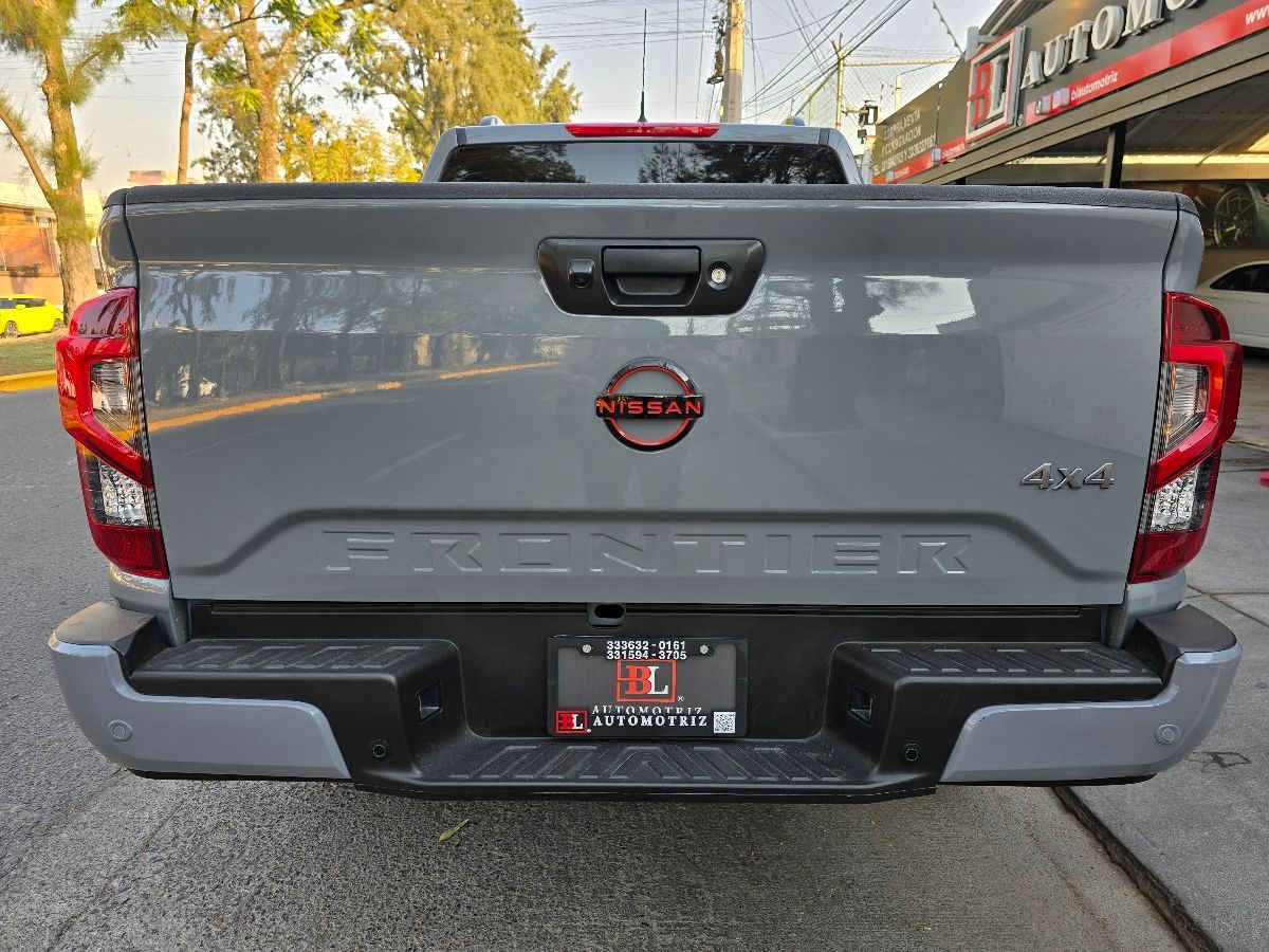 Nissan Frontier 2023