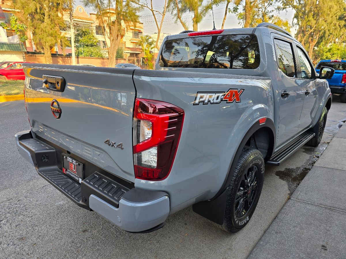 Nissan Frontier 2023