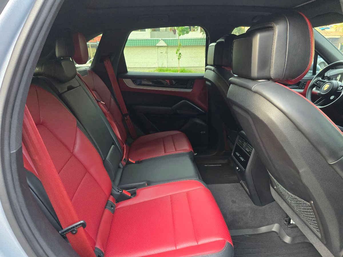 Porsche Cayenne 2024 