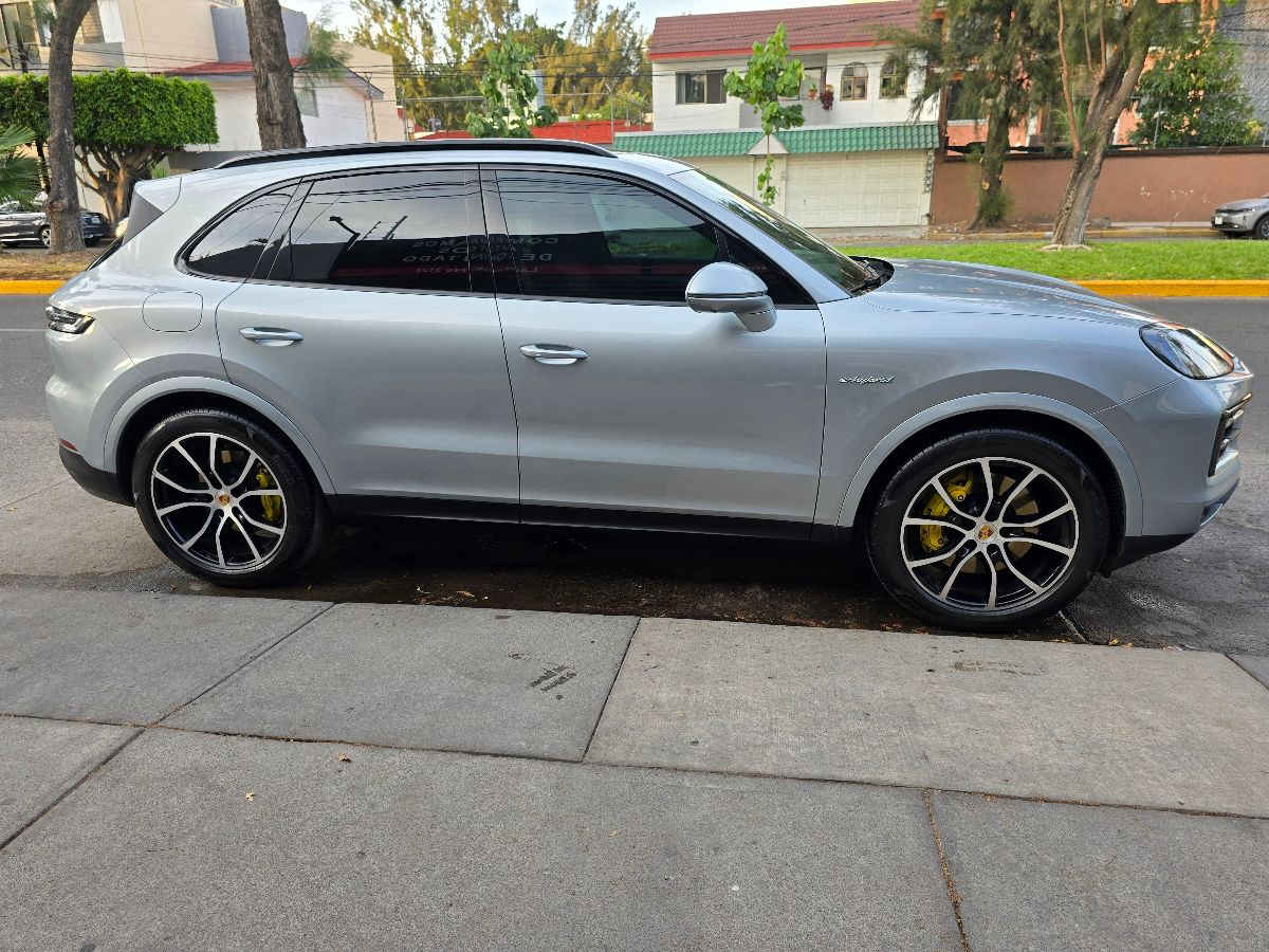 Porsche Cayenne 2024 