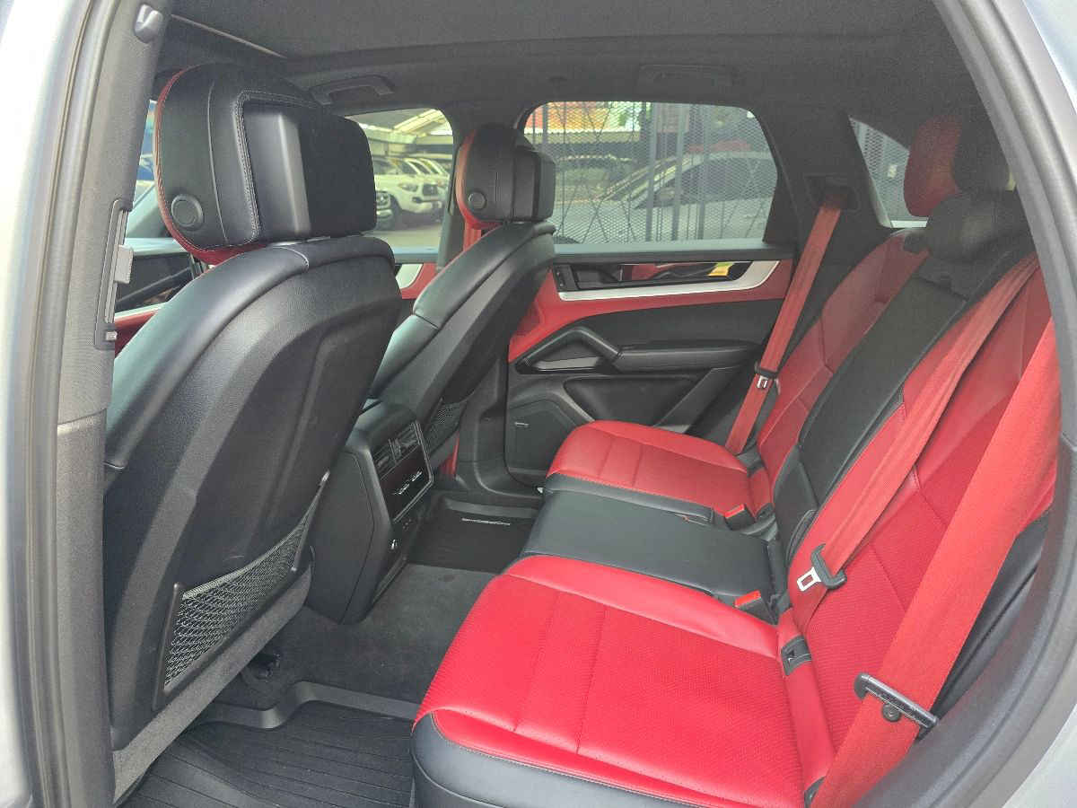 Porsche Cayenne 2024 