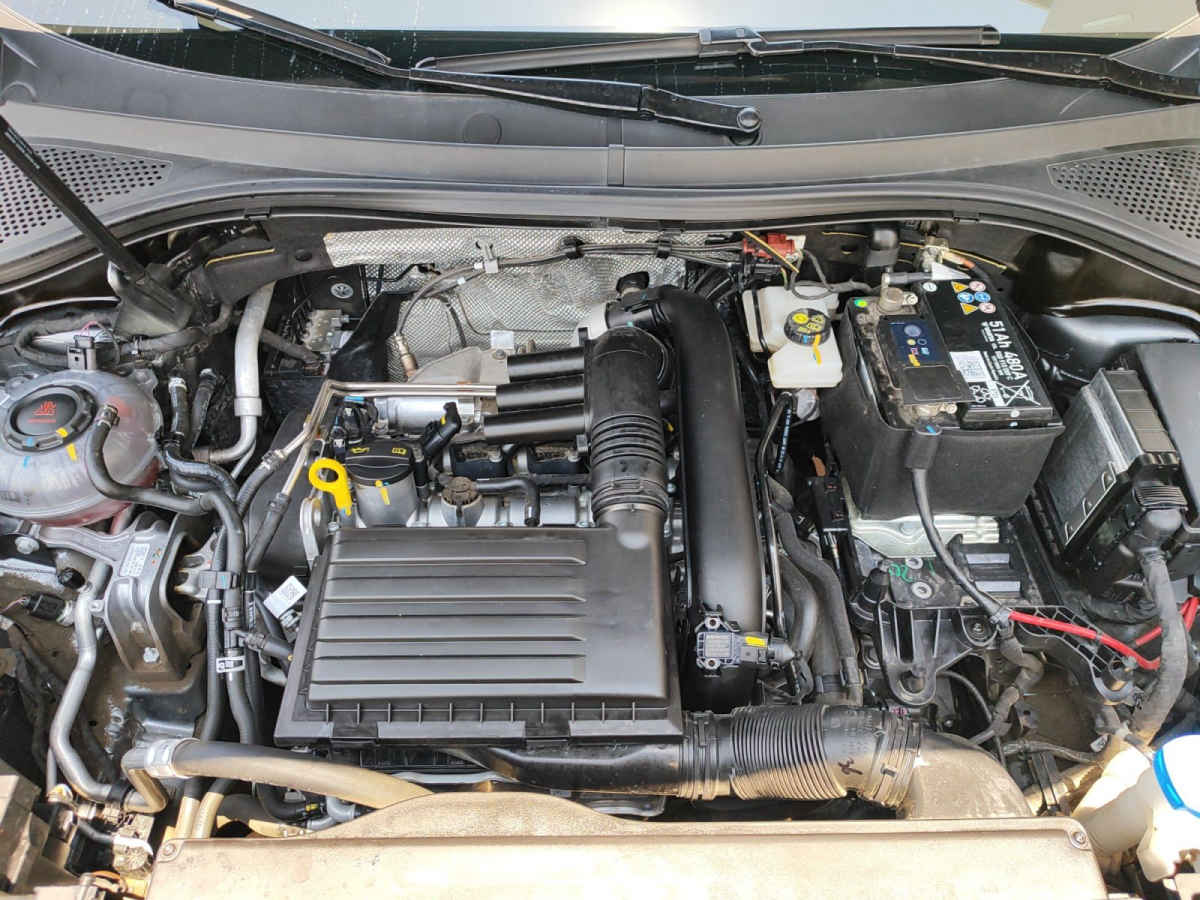 Volkswagen Tiguan 2024 sistema navegación GPS - Tecnología multimedia avanzada