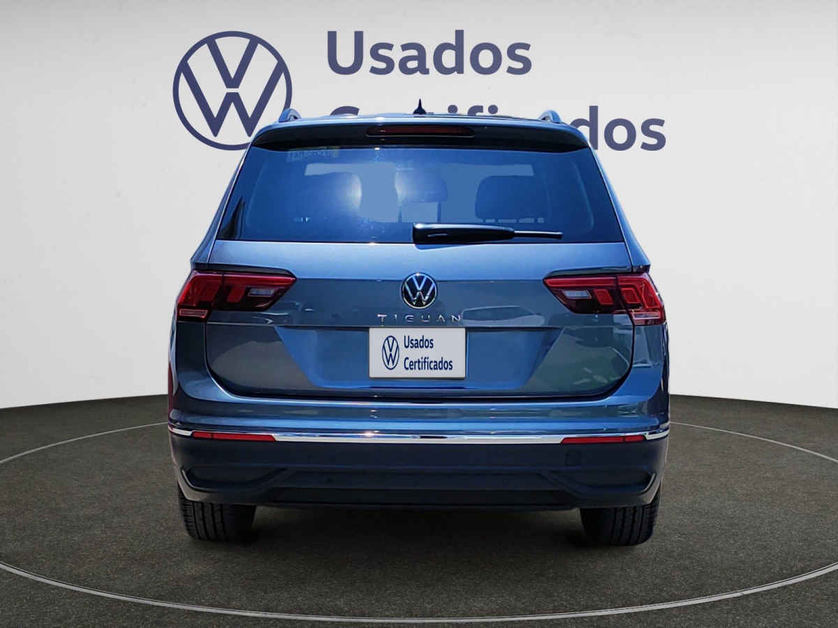 Volkswagen Tiguan 2024 interior asientos piel negra - Cabina premium automático