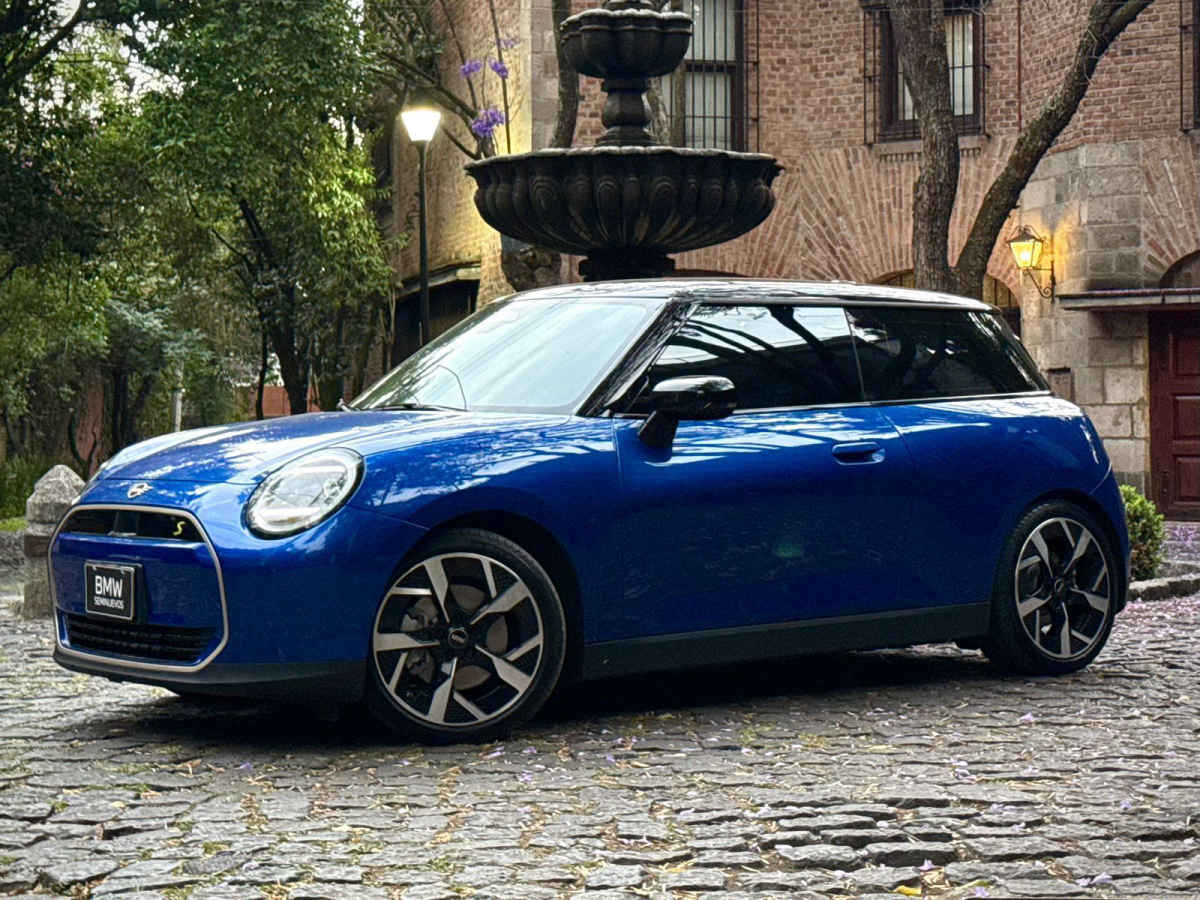 Imagen principal de Mini Cooper 2024