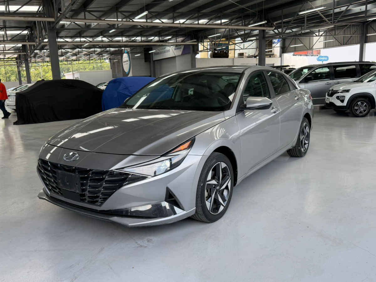 Autos seminuevos - Hyundai Elantra 2023