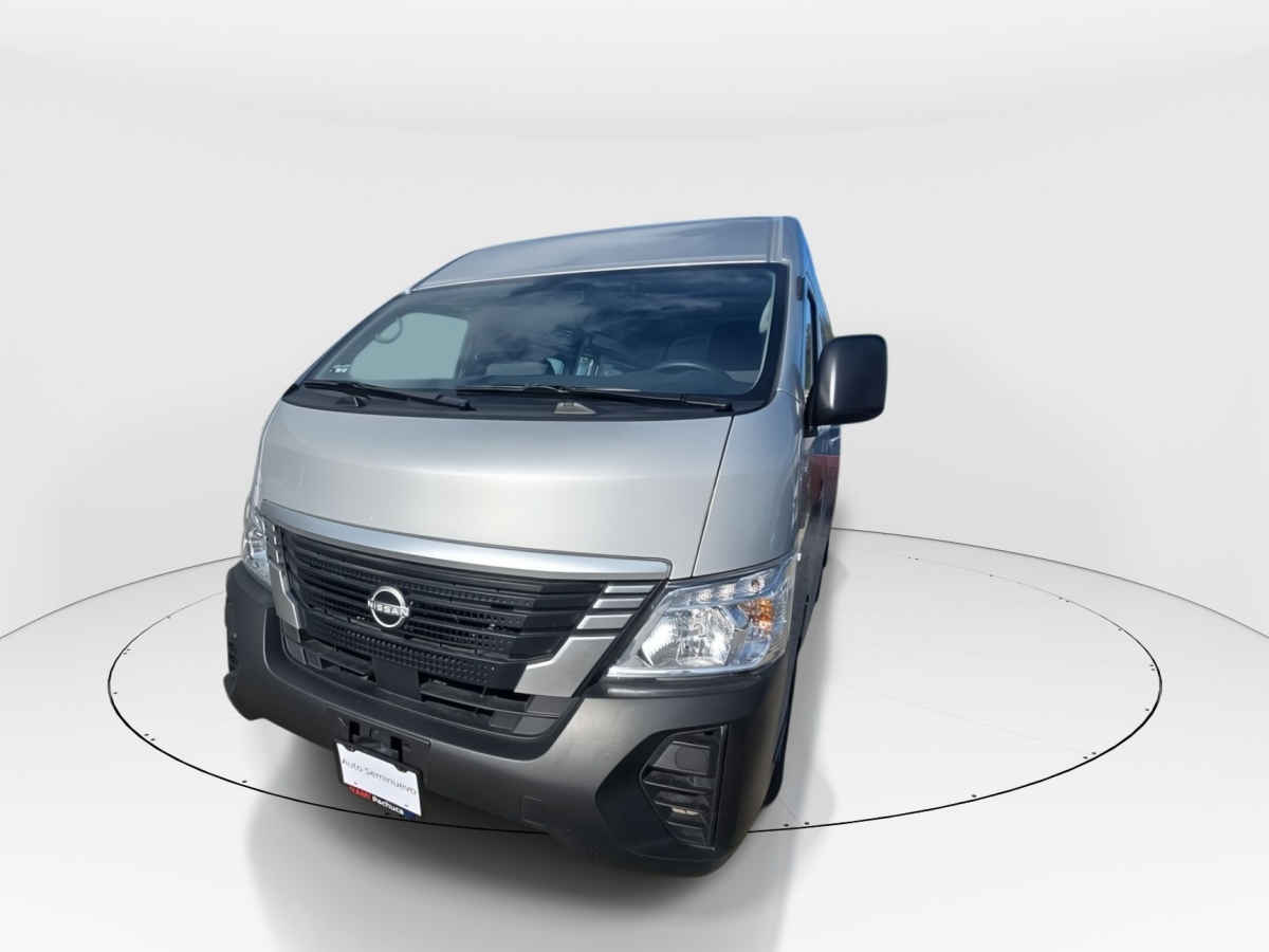 Autos seminuevos - Nissan Urvan 2026