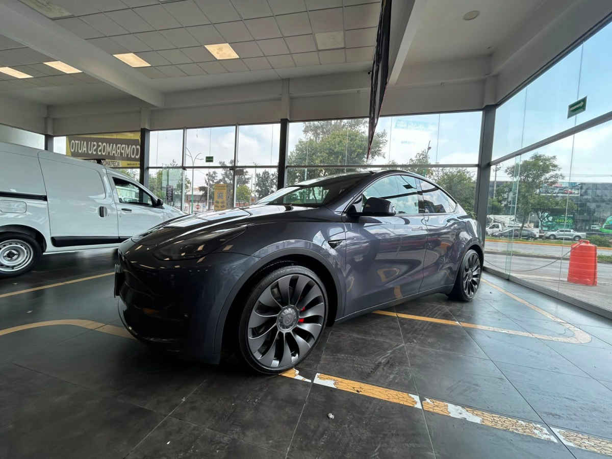 Autos seminuevos - Tesla Model-y 2023