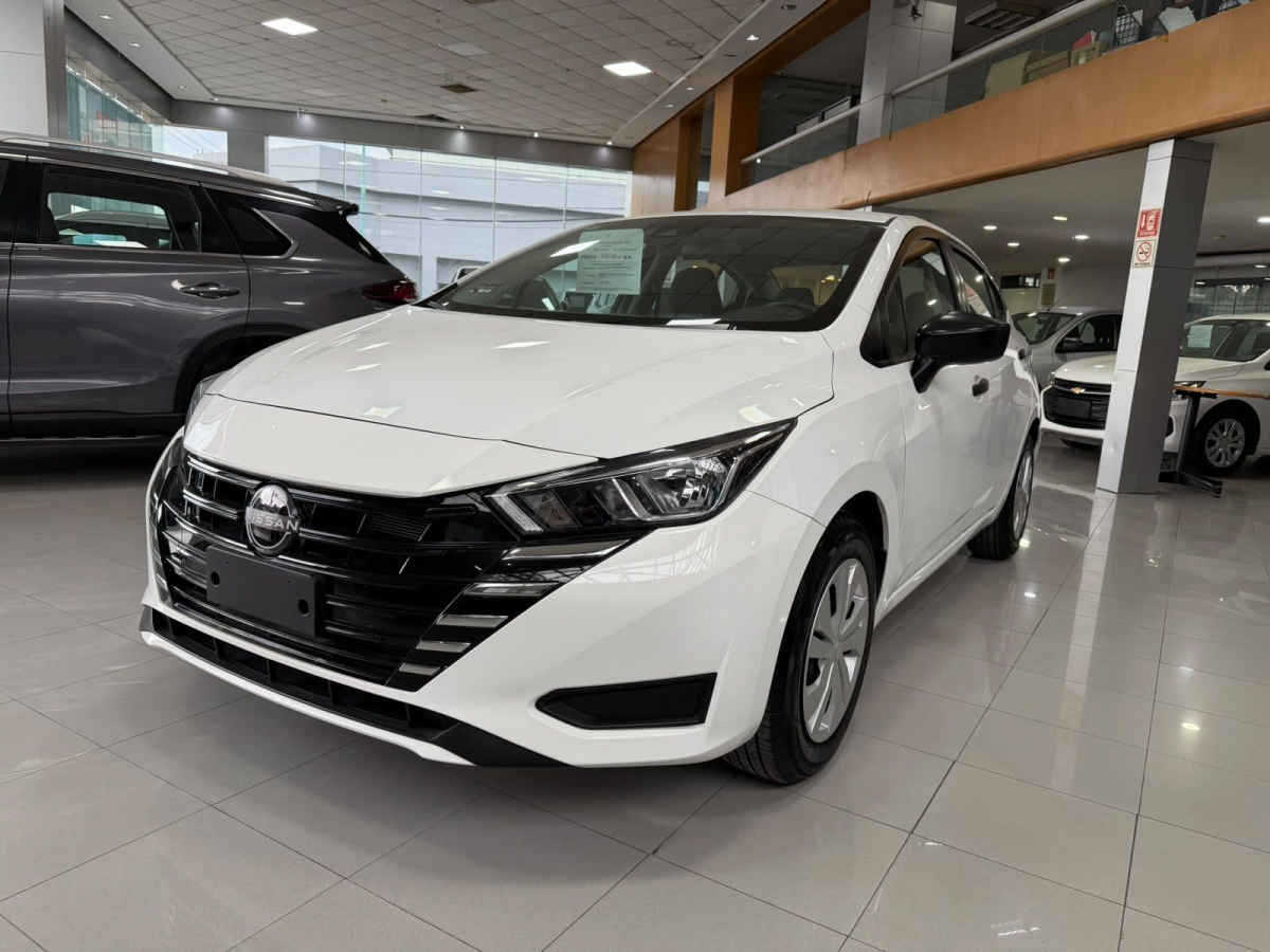 Nissan Versa 2025