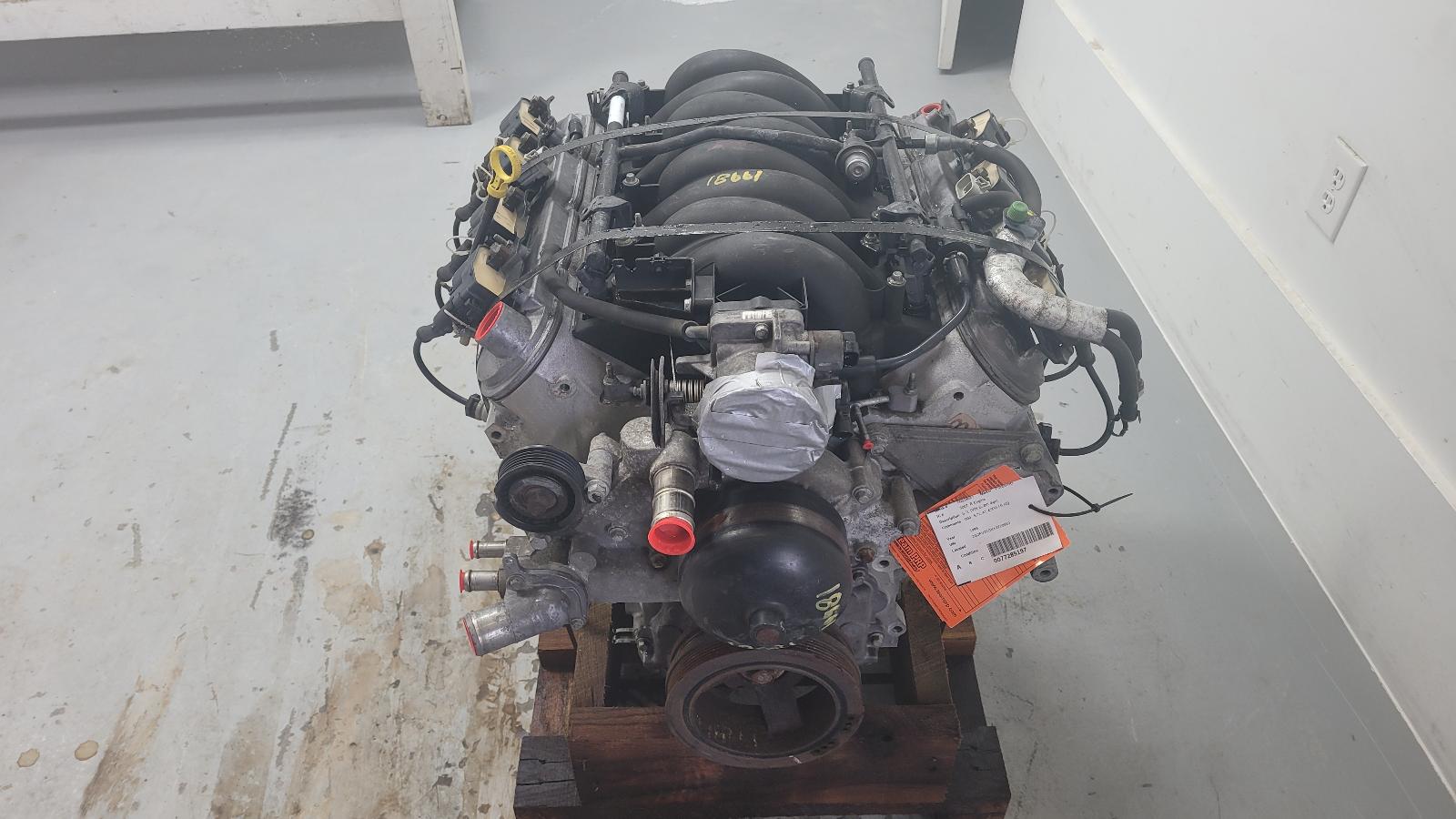 2565700