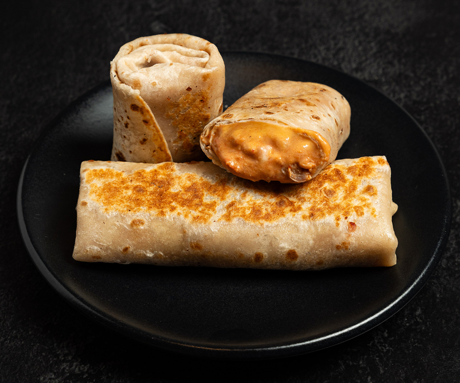 Burritos frijol con tocino-jalapeño