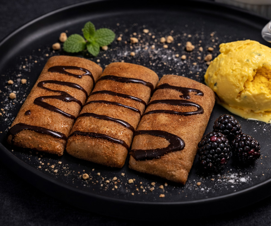 Empanada rellena de queso y zarzamora