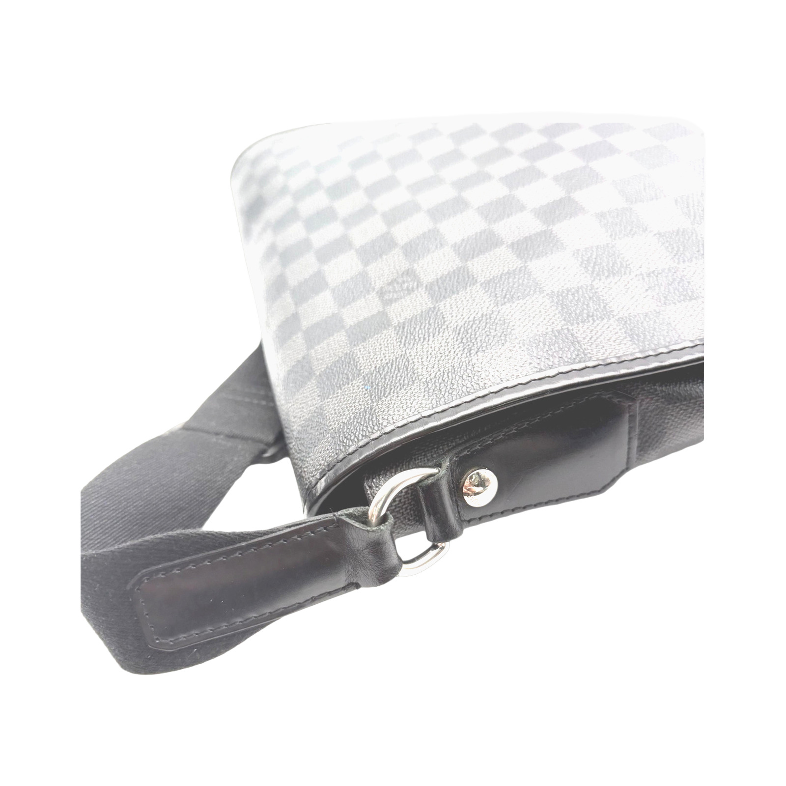 Louis Vuitton Damier Graphite Canvas Daniel MM Messenger Bag photo 3