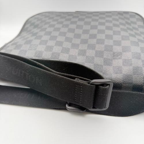 Louis Vuitton Damier Graphite Canvas Daniel MM Messenger Bag photo 5