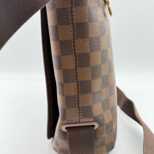 Louis Vuitton Damier Ebene Brooklyn Messenger Bag photo 7