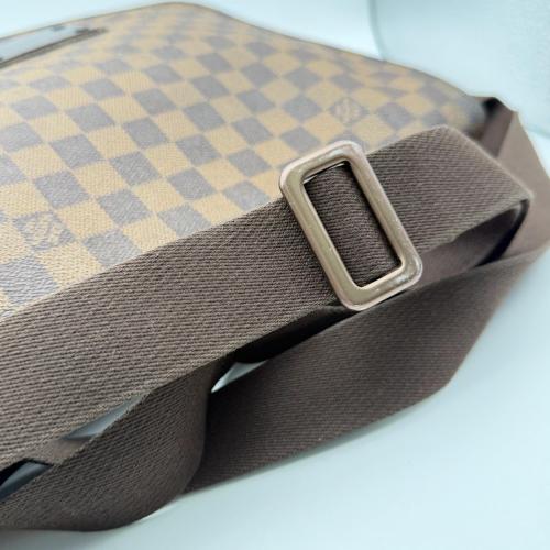 Louis Vuitton Damier Ebene Brooklyn Messenger Bag photo 8