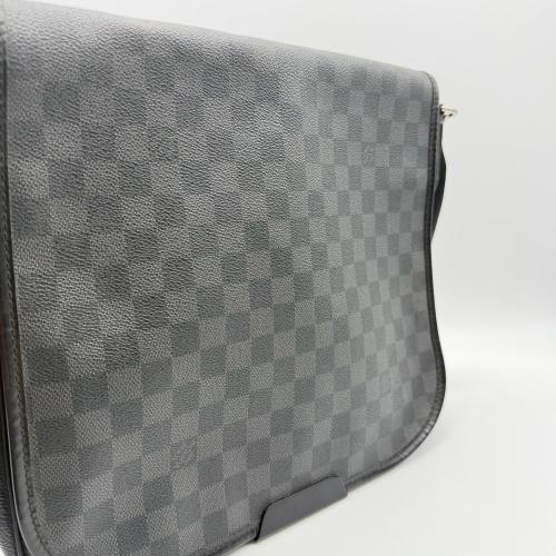 Louis Vuitton Damier Graphite Canvas Messenger Bag photo 7