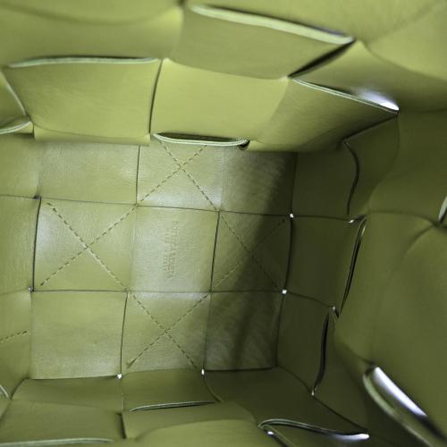 Bottega Veneta Nappa Maxi Intrecciato Cassette Bucket Bag photo 4