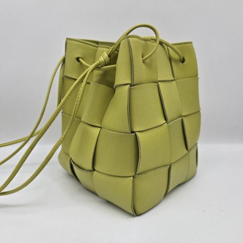 Bottega Veneta Nappa Maxi Intrecciato Cassette Bucket Bag photo 6