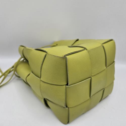Bottega Veneta Nappa Maxi Intrecciato Cassette Bucket Bag photo 7