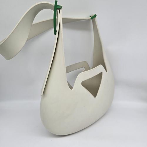 Bottega Veneta White Moulded Punch Shoulder Bag With Green Accents photo 2