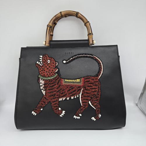 Gucci Black Leather Nymphaea Handbag With Tiger Motif photo 5