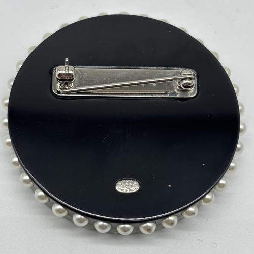 Chanel Pearl Rhinestone Pin Brooch Face Heart photo 7