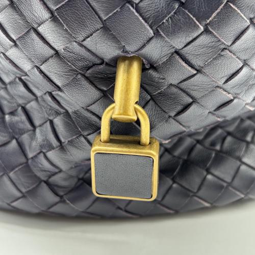 Bottega Veneta Black Intrecciato Leather Handbag photo 8