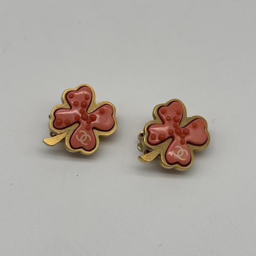 Chanel Pink Clover Motif Clip-On Earrings photo 7
