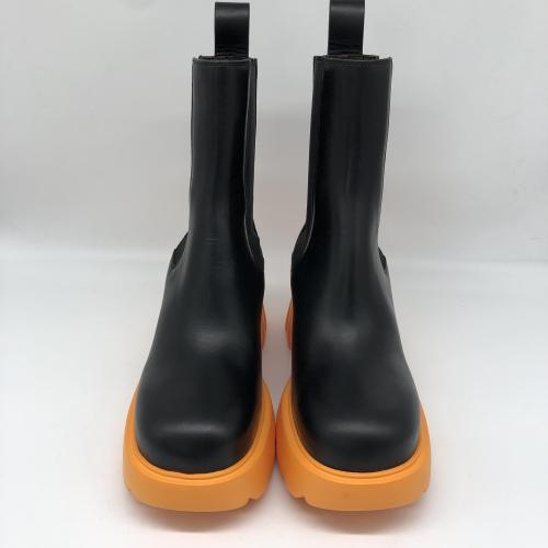 Bottega Veneta Black Chelsea Boots With Orange Sole photo 5