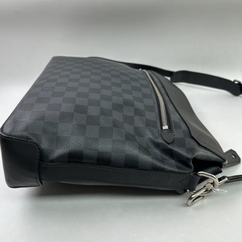 Louis Vuitton Damier Cobalt Greenwich Messenger Bag photo 4