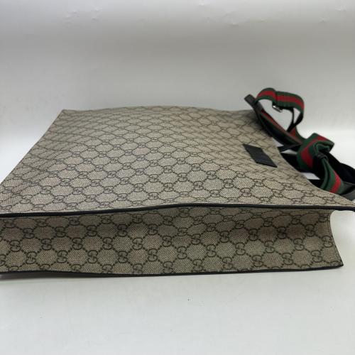 Gucci GG Supreme Tote Bag photo 4