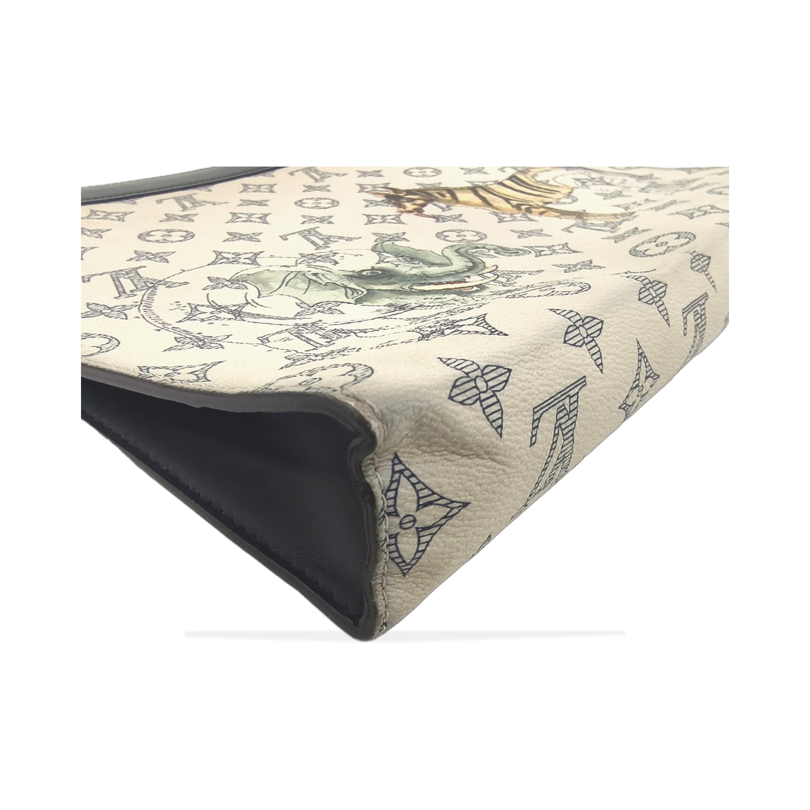 Louis Vuitton Limited Edition Savanna Monogram Print Chapman Brothers Pochette Voyage photo 4