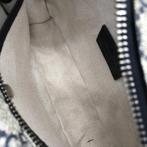Gucci GG Supreme Crossbody Bag photo 4