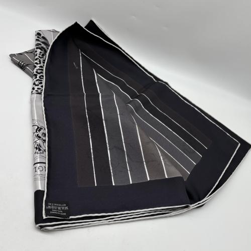 Hermès Large Silk Scarf With Geometric Design photo 4