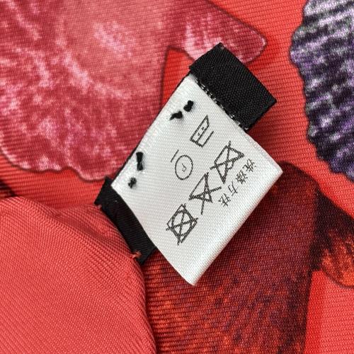 Hermès Silk Scarf With Shell Pattern photo 8