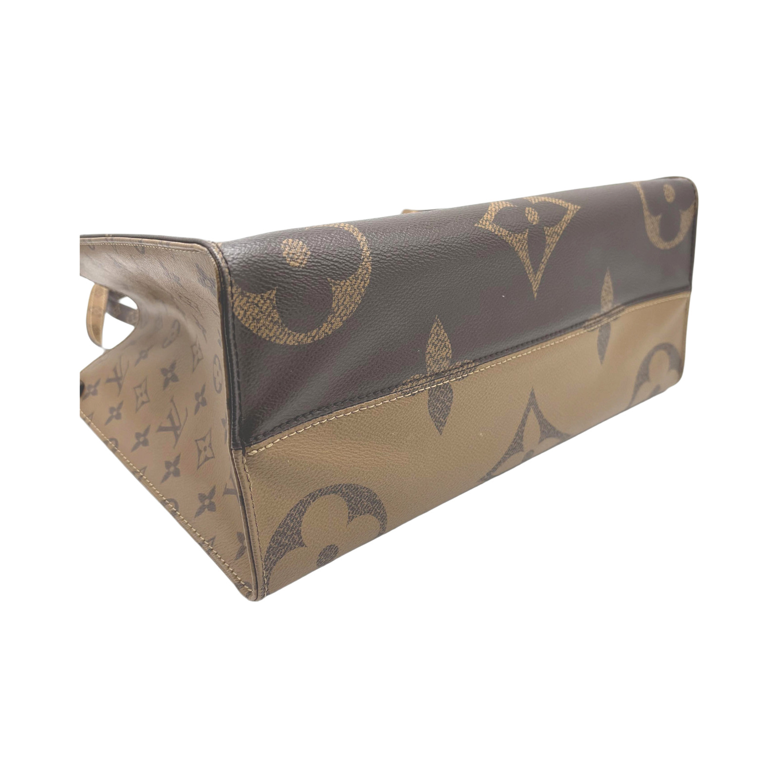 Louis Vuitton Monogram Giant and Reverse Canvas Giant Monogram Onthego Tote Bag photo 3