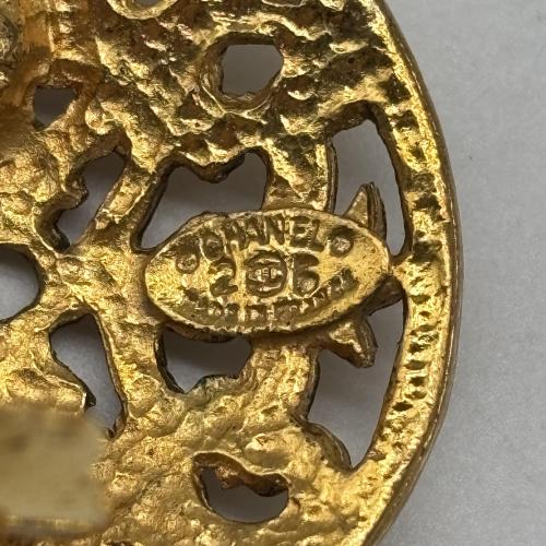 Chanel Circular Damask Floral Gold-plated Earrings photo 5