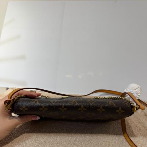 Louis Vuitton Monogram Favorite Shoulder Bag photo 4