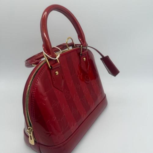 Louis Vuitton Red Vernis Alma BB photo 7