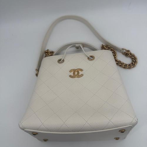 Chanel White Diamond-quilted Caviar Leather Caviar Drawstring Bucket Bag