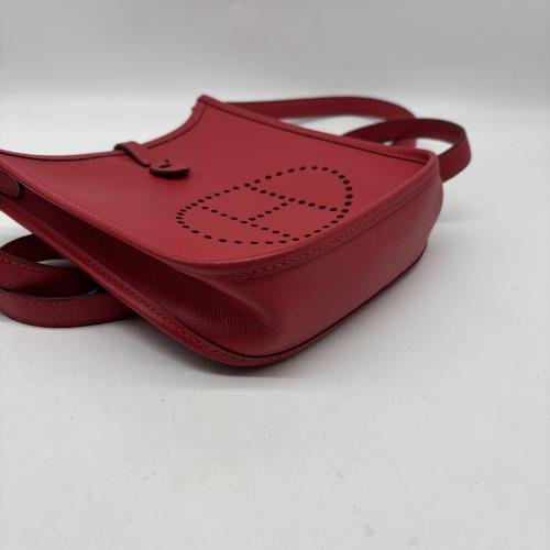 Hermès Red Evelyne Crossbody Bag photo 3