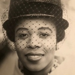 Estelle_Beverly