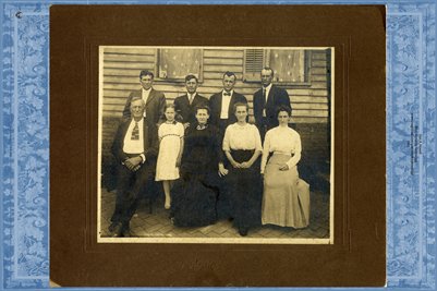 Unknown Evansville,Indiana Family 