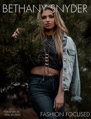 Bethany Snyder - Sexy Busty Buckeye Blonde Teen Babe Has Fun in the Fall