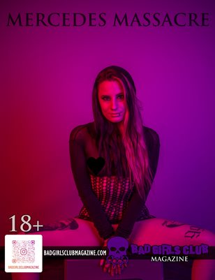 Mercedes Massacre - Busty Missouri Freaky Babe Is Not Shy and Plays for Your Entertainment in a Purple Haze