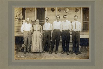 DOBBINS FAMILY, HENRY COUNTY, TENNESSEE